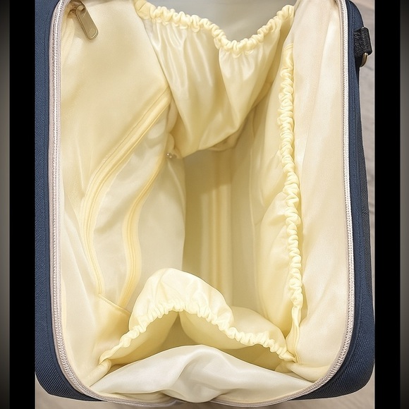 Diaper bag backpack style - new without tags - Picture 4 of 5